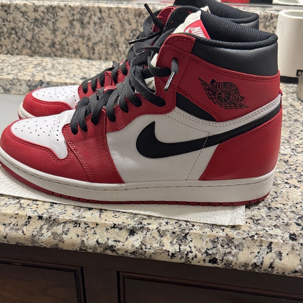 Nike Air Jordan 1 Chicago (2015)